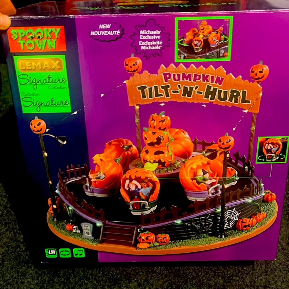 Lemax Spooky Town Pumpkin Tilt-n-Hurl NIB, Lights, Sound, & Animated #94487
